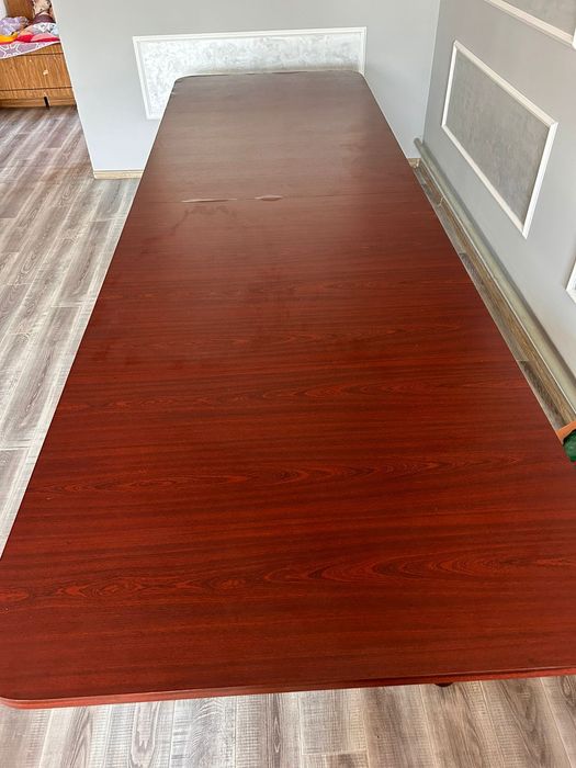 Стол сатылады...