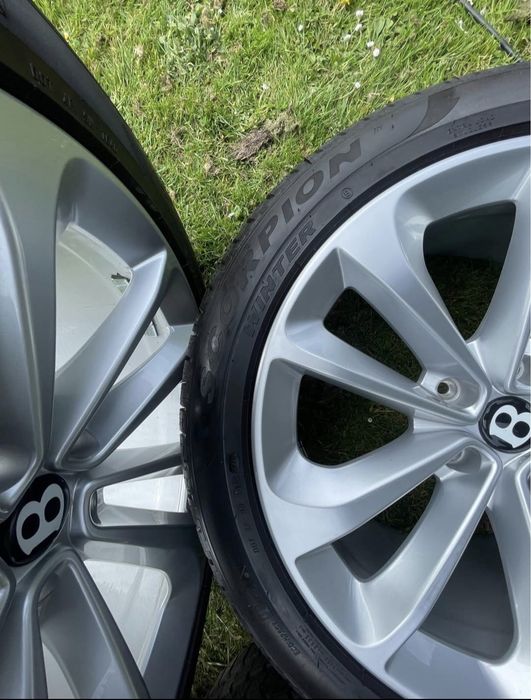 21"Джанти с зимни гуми Bentley Bentayga