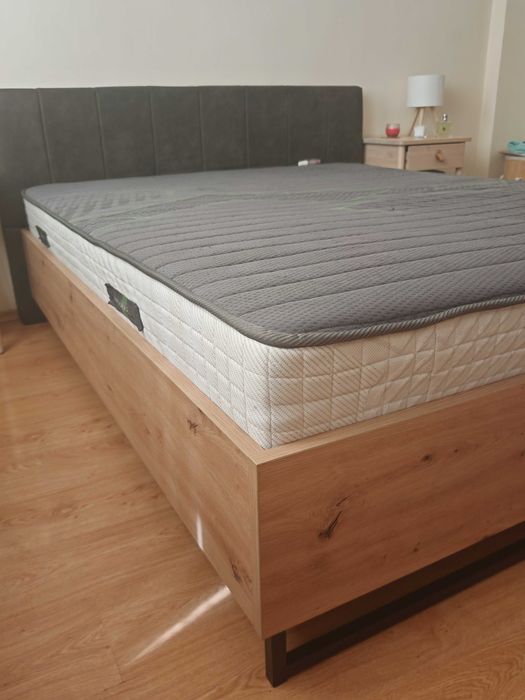 продавам спално легло