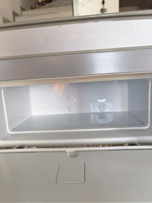 Frigider Thetford N112 – 3 surse de alimentare 
 Ideal pentru rulotă, camper sau autorulotă