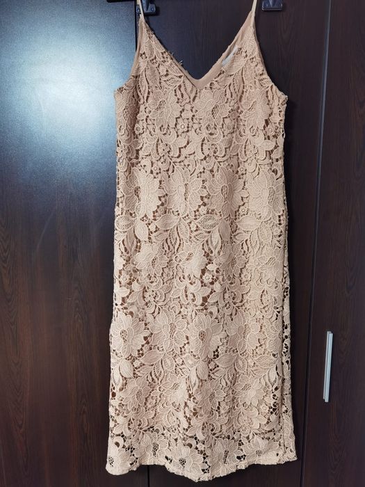 Rochie dantela brodata
