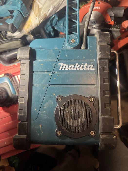 Radio  Makita defect