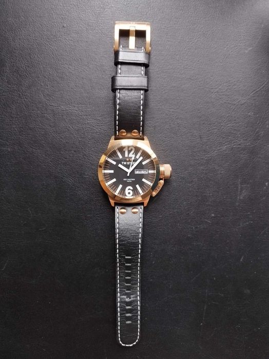 Продавам TW Steel Watch CEO Canteen 45MM Rose Gold CE1021