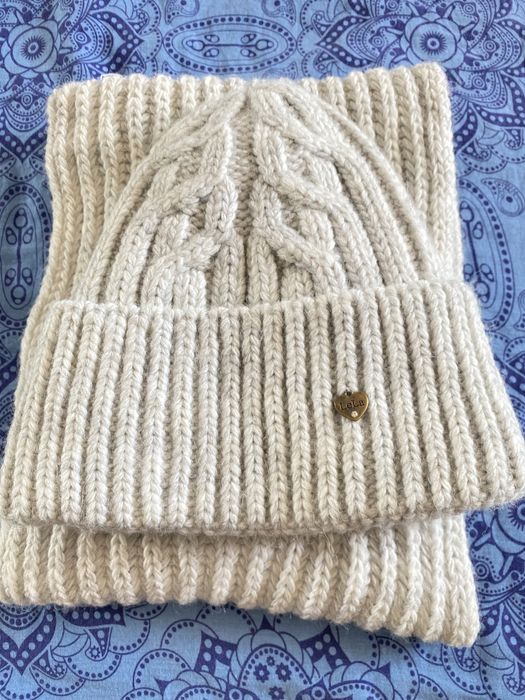 Продается набор шапка и шарф