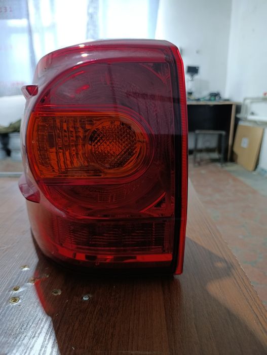 Задний Левый плафон land cruiser 200