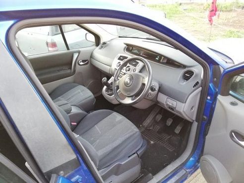 dezmembram renault scenic 2 usa dreapta fata/usa dreapta spate