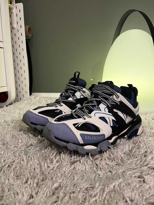 Balenciaga track