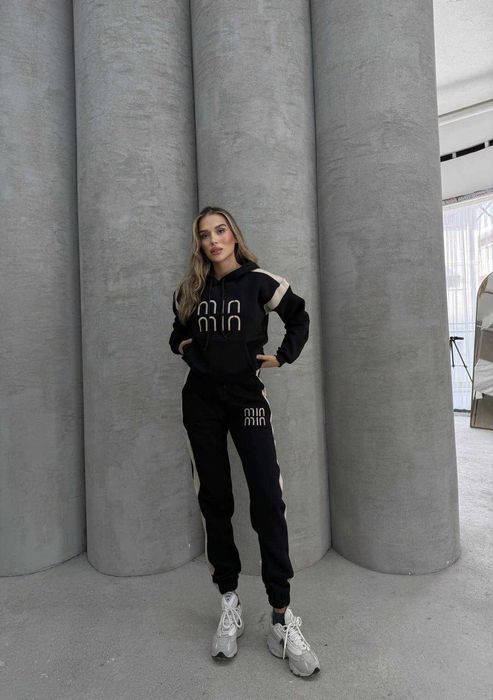 Стилен спортен комплект – нов, еластичен, S/M/L