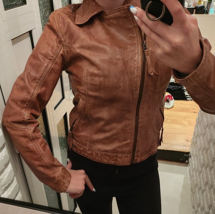 100 лв ПРОМОЦИЯ ! Италианско палто с яка от лисица