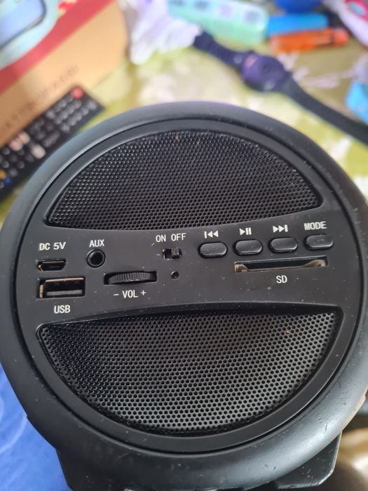 Vînd urgent boxă Akai