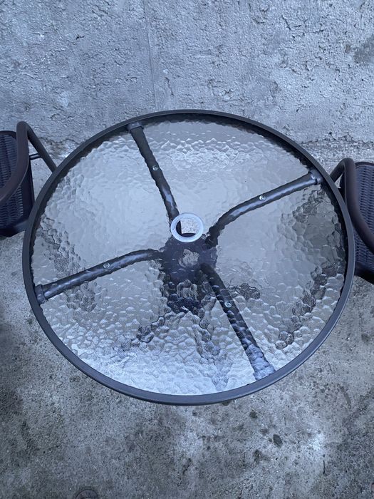 Комплек стол , стулья , зонт от солнца  .