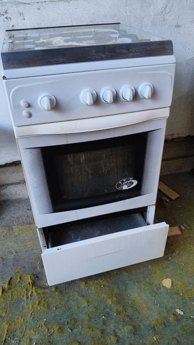 Продам газовую плиту Б/У