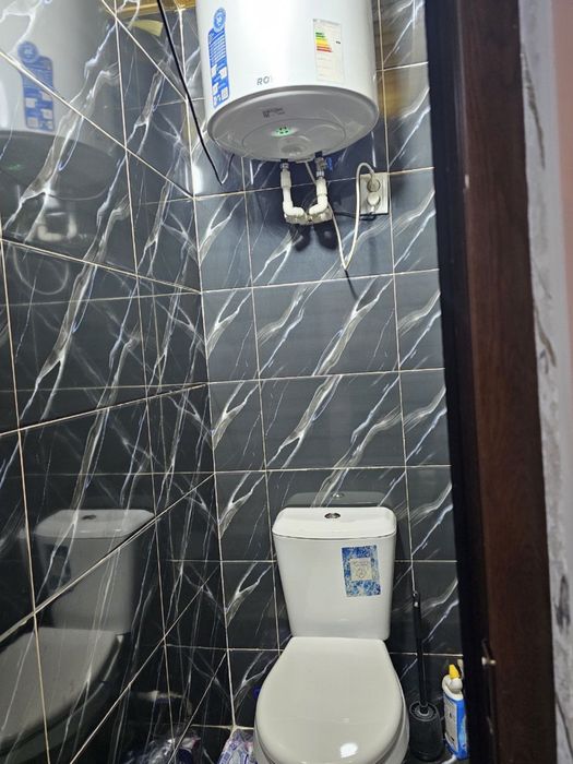 3 xonali kvartira sotiladi