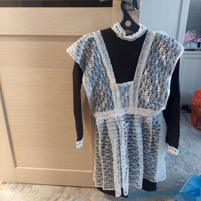 Продам школьное платье.