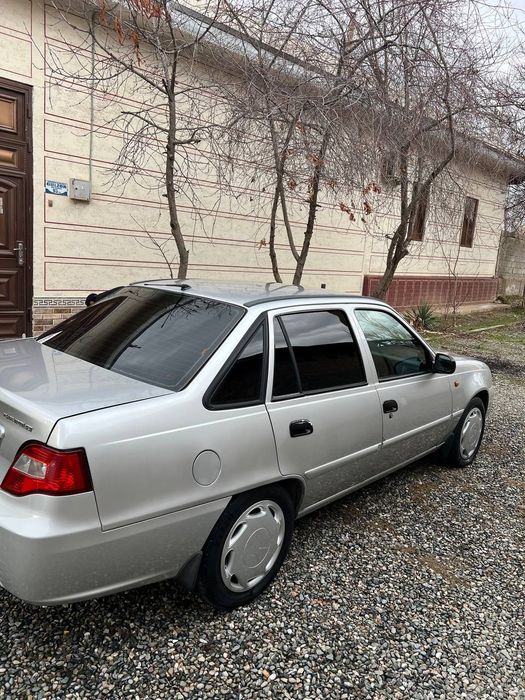 Neksiya 2 -1.6 235.000 prabeg