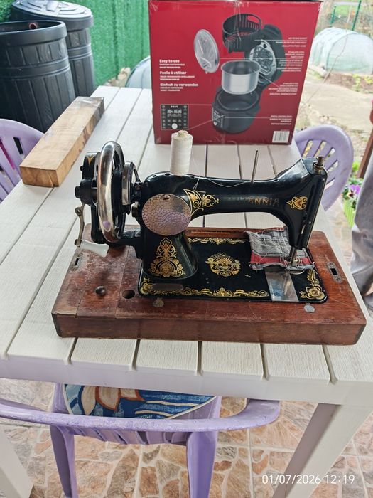 Стара шевна машина