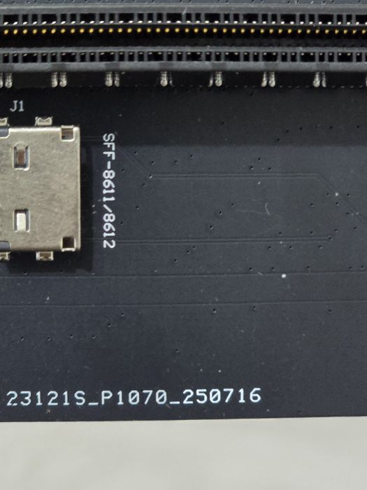 Adaptor Oculink SFF-8612 la PCIe 3.0/4.0 M.2 M-Key