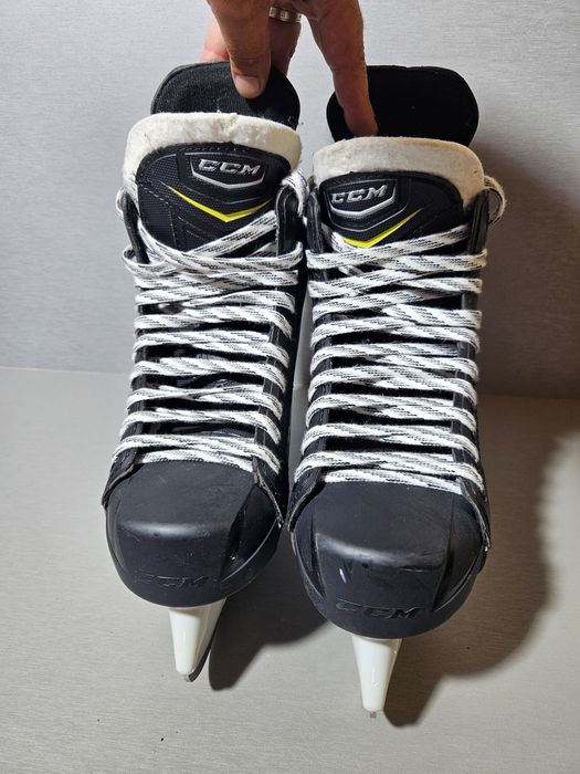 Patine hochei hockey 3006  CCM Tacks, marime 41, lungime interioara 26.5cm.