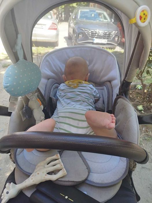 Бебешка количка Буба