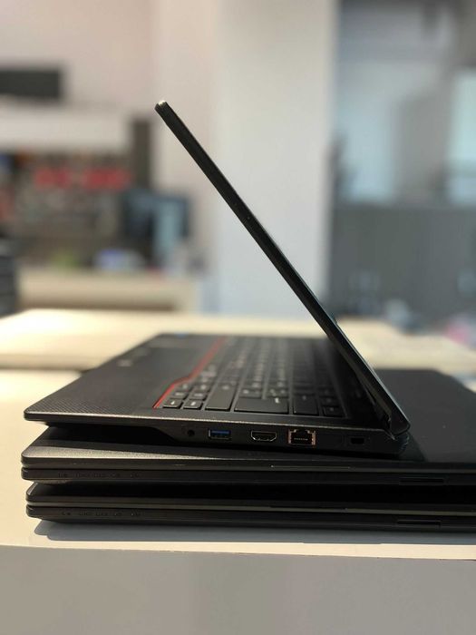 Fujitsu Lifebook E5411-i3-1115G4-16Gb ram-256Gb ssd-Wwan