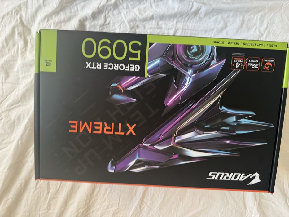 Vand placa video Gigabyte GeForce RTX 5090 AORUS XTREME WATERFORCE