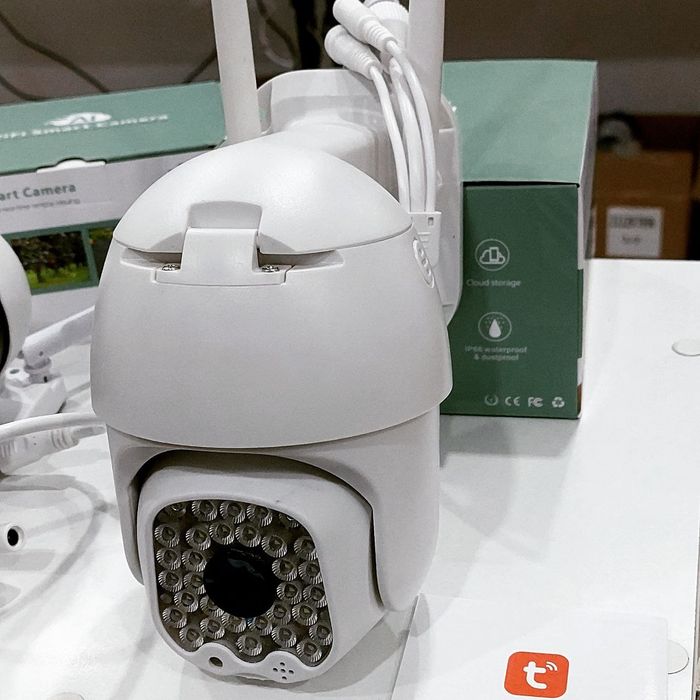 WiFi камеры видеонаблюдения TUYA