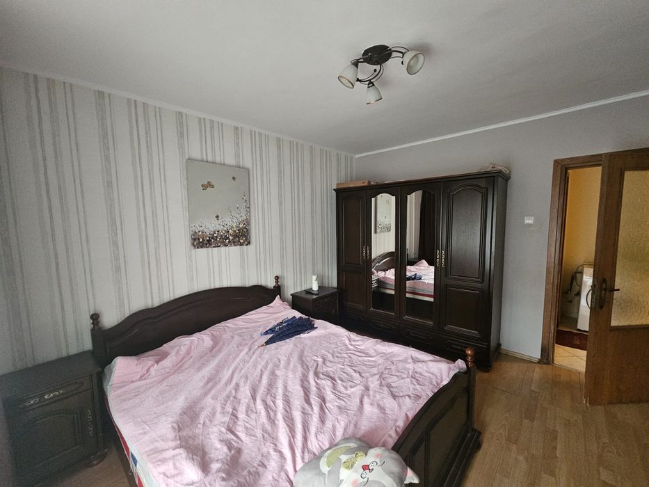 Inchiriez apartament buzaului etaj 1
