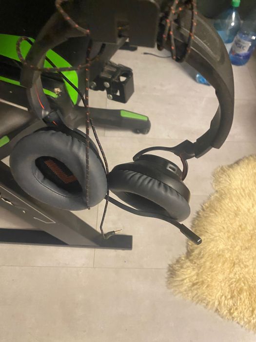 Vând căști Jbl quantium 100
