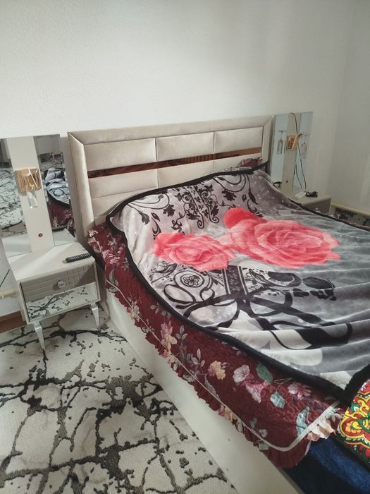 Спальня горнитур сотилади