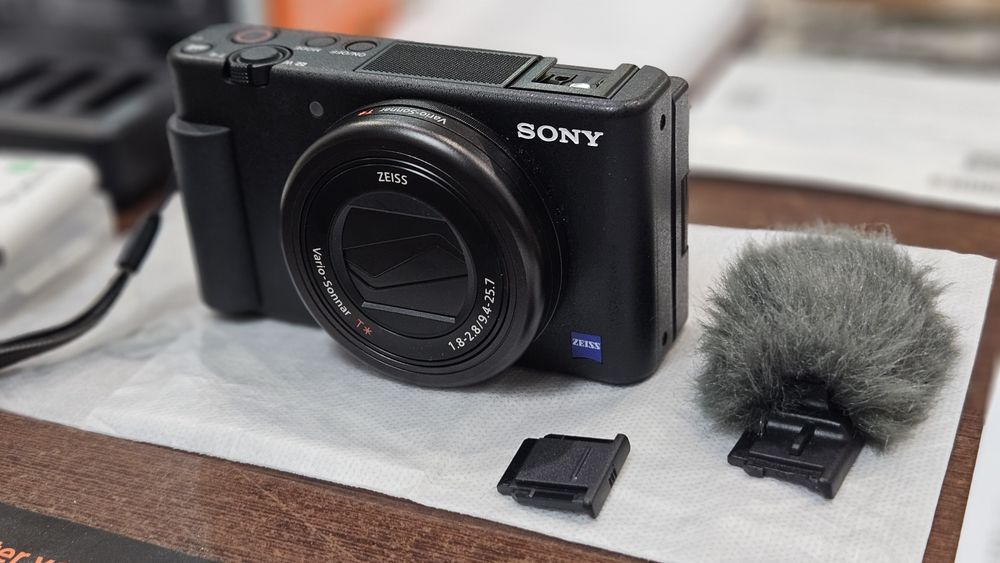 Камера Sony ZV-1  для блогеров и стримеров