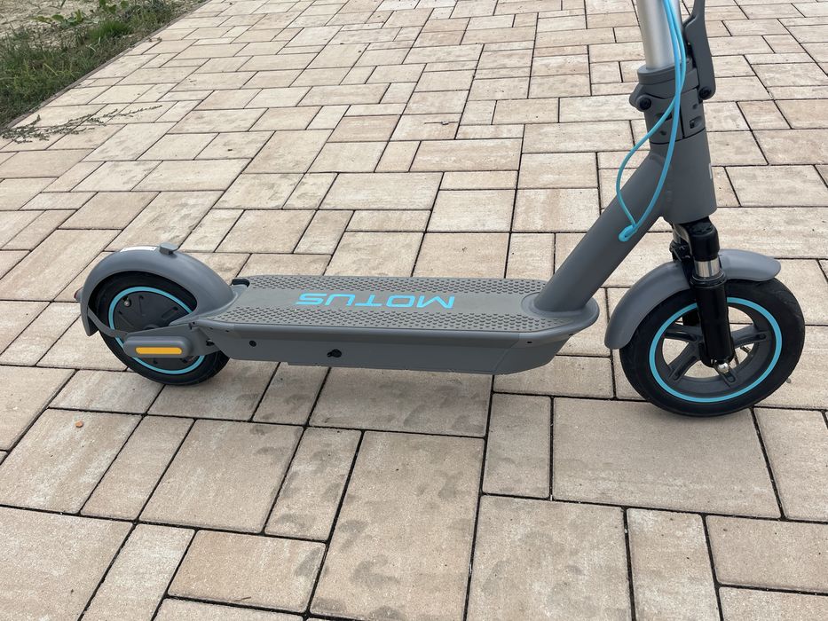 Trotineta electrica Motus Scooty 10” Plus
