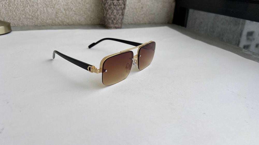 Ochelari de soare Retro Dreptunghiulari - Rama aurie Lentile Negre