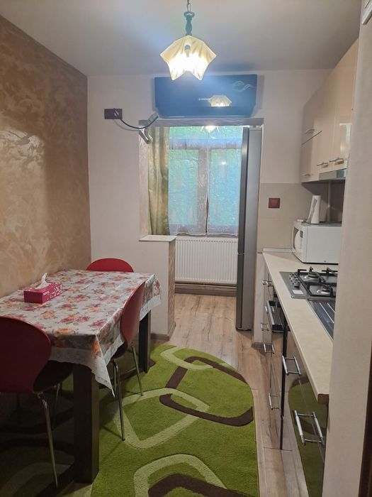 Închiriez apartament  2 camere,conf 1, dec