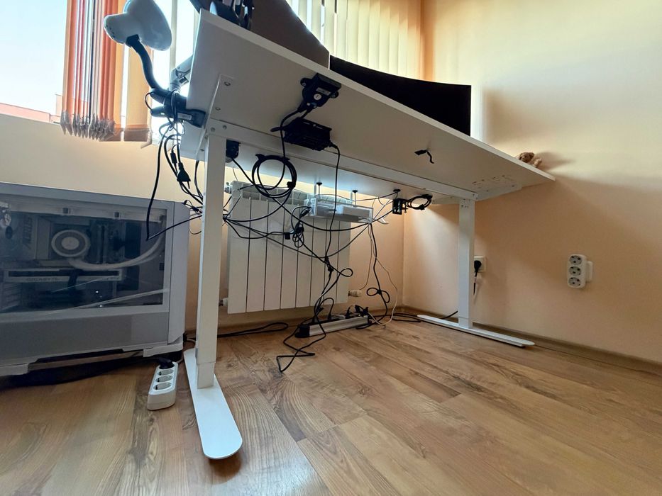Регулируемо бюро Svaneke 70x140