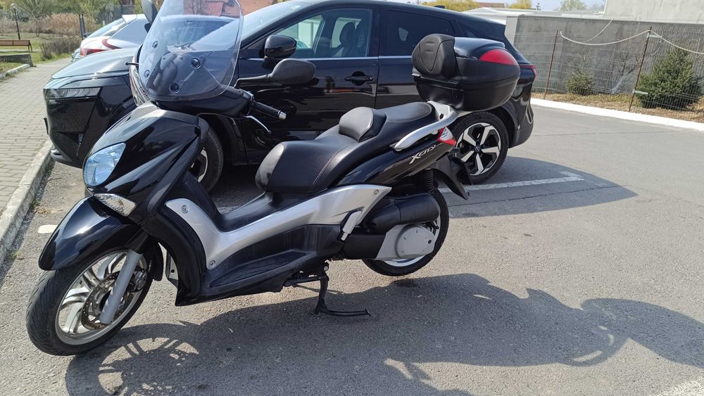 Vând maxi scuter