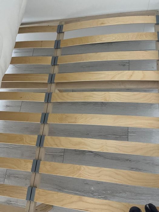 Продам кровать в спальню.