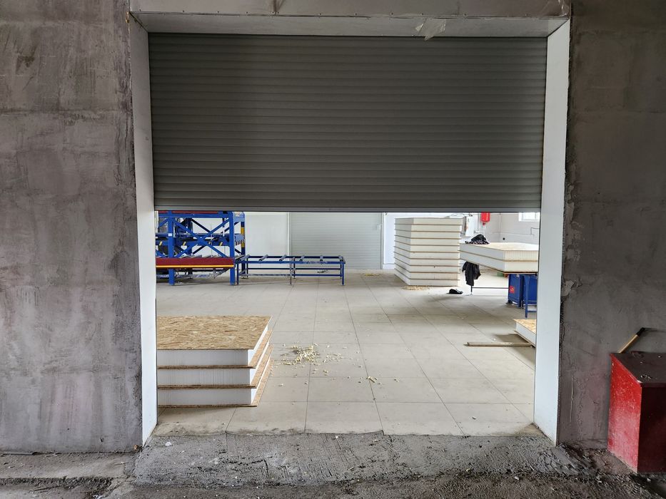 Продаю базу,  очень большая в центре города