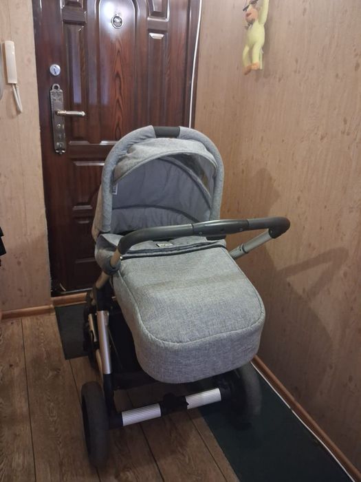 Продам коляску. Люлька сьмная .