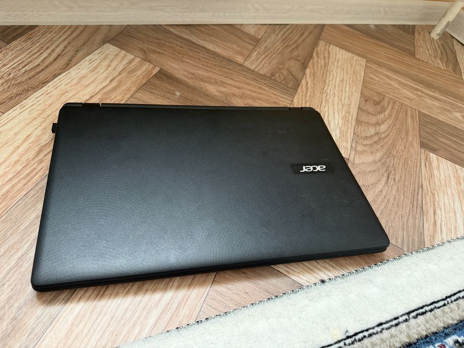 Acer noutbuk sotiladi