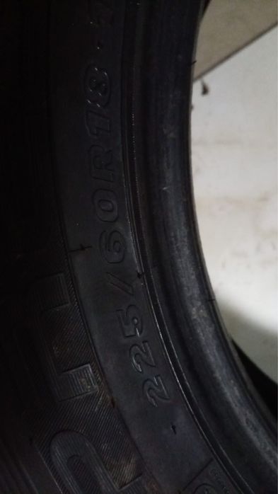 Продам шины на 18
