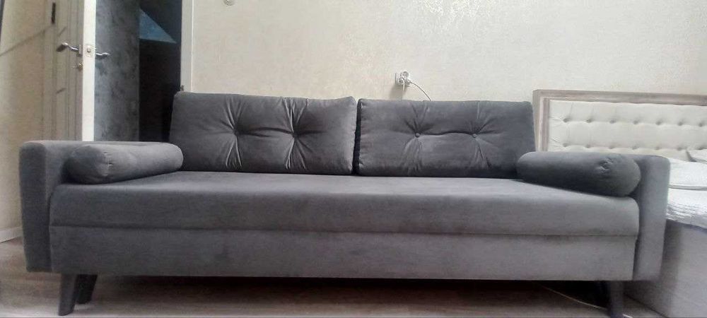 Продаю диван офисный раскладной в хорошем состоянии