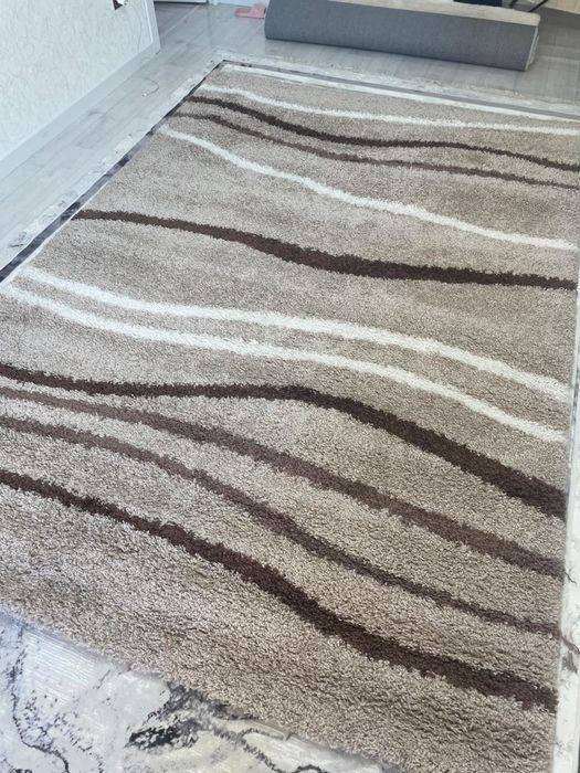 Лапша Ковер 2 на 3 метра. Абсолютно новый.