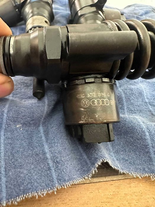 Injectoare Vw Audi  Skoda 2.0 TDI  03G130073G 0414720404 BLB BRE BKD