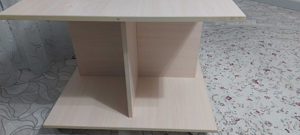 Журнальный столик.