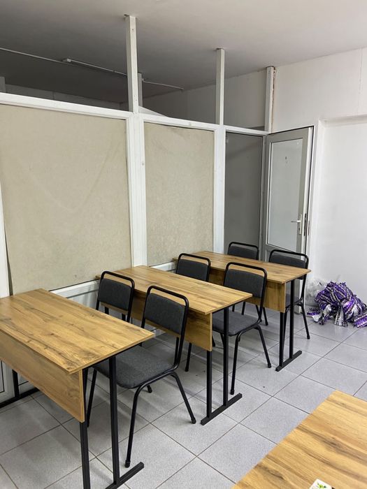 Парты со стулями