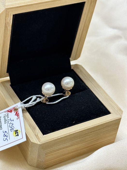 Золотые пусеты с жемчугом