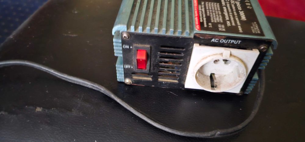 domotica inverter auto   12v 230v  150 w picco 300w