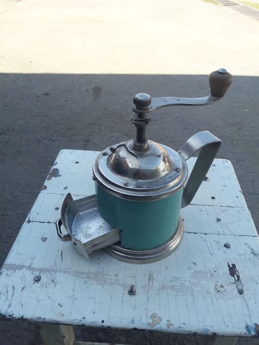 Кофемолка ручная