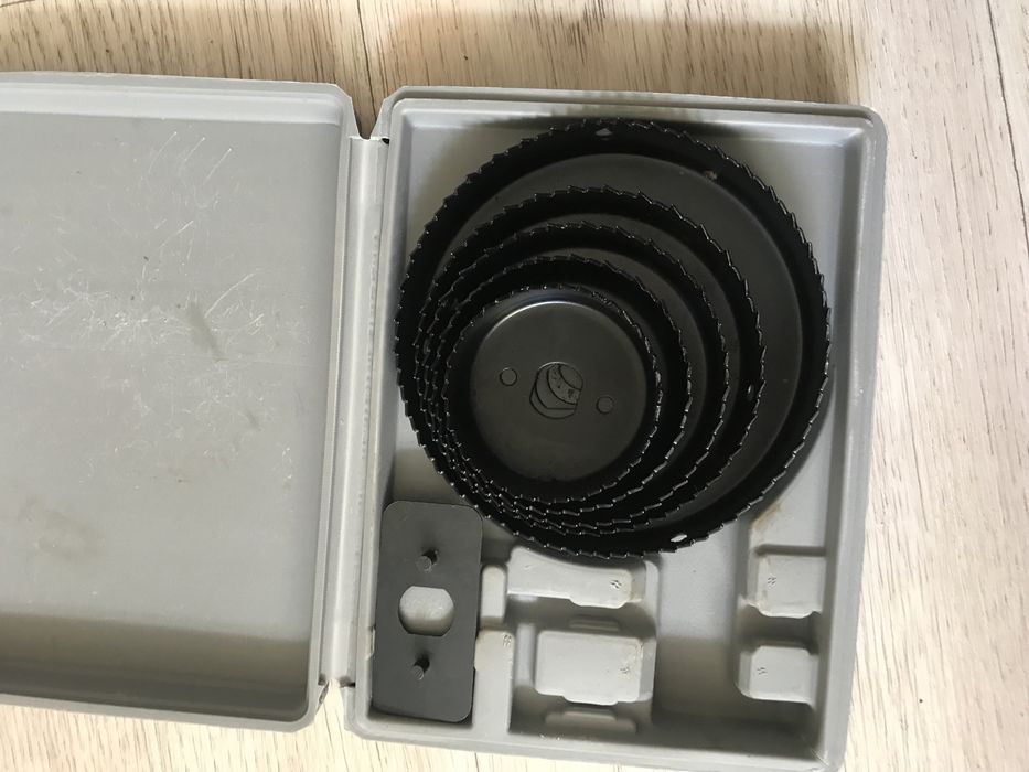 Набор кольцевых пил по дереву.