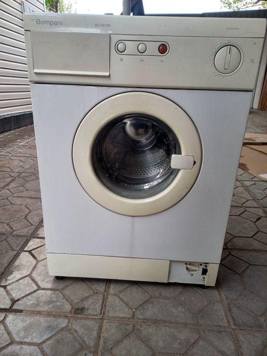 Продам стиральную машину Bompani